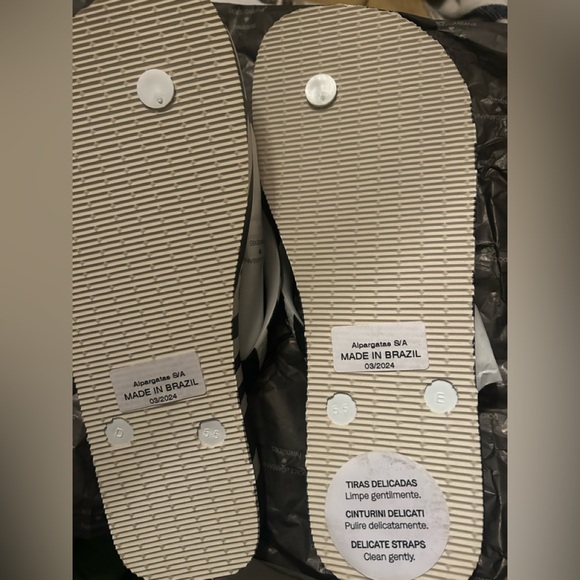 New Dolce & Gabbana x Haviannas Black and White Flip Flops - Picture 3 of 6